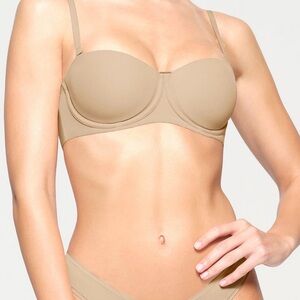 SKIMS Nude Strapless Convertible Bra